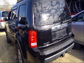 2001 HONDA PILOT, BLACK, EX-L, 3.5L, AT, AWD.  A25069